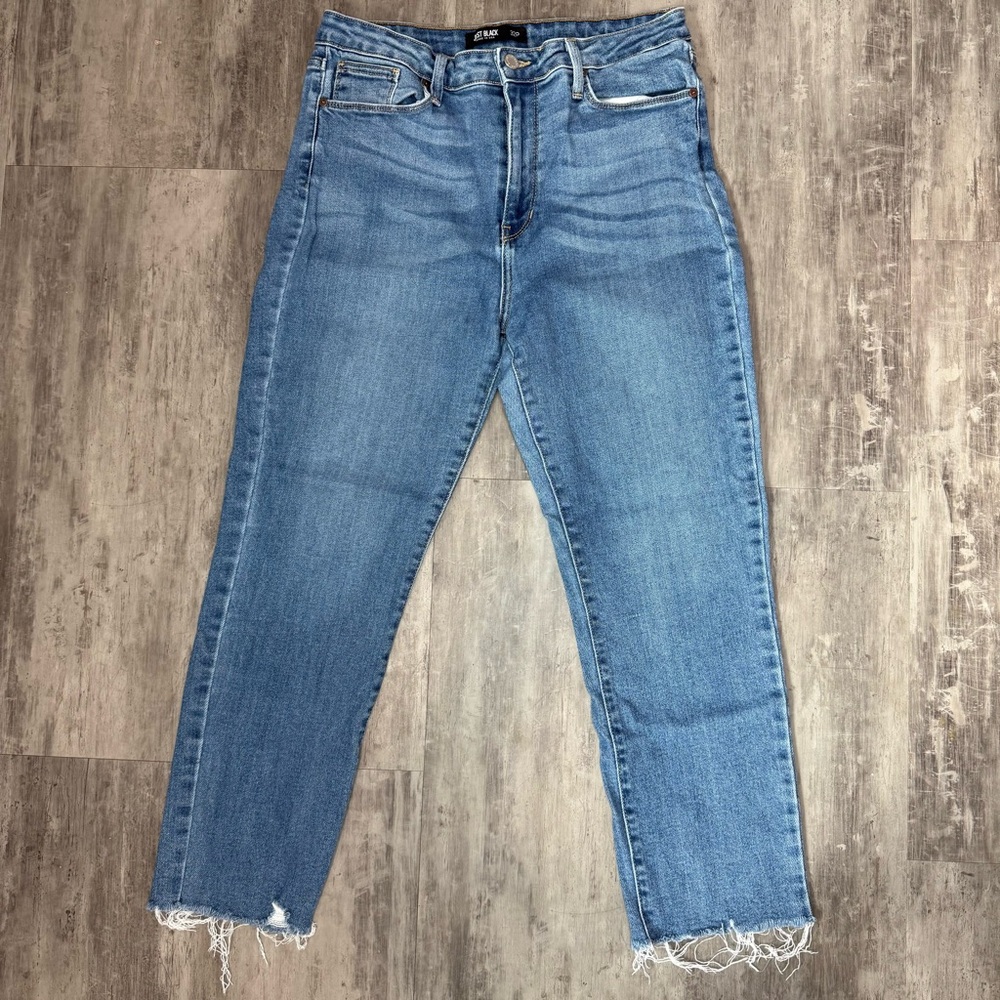 Just Black Light Blue Cropped‎ Jeans with Distressed Hem